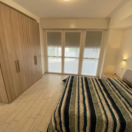 Canada Apartment *